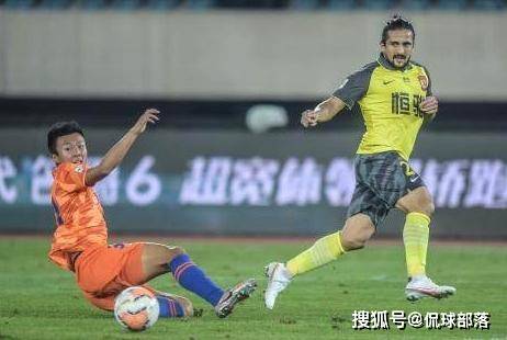 FB体育平台- 老鹰特雷杨与裁判激烈争执，恐遭多场禁赛处罚  